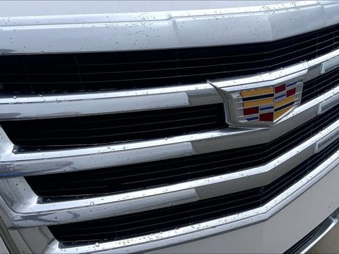 Used 2018 Cadillac Escalade ESV Luxury image 30