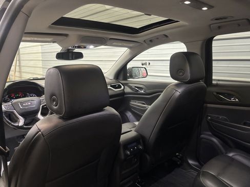 Used 2019 GMC Acadia SLT image 25