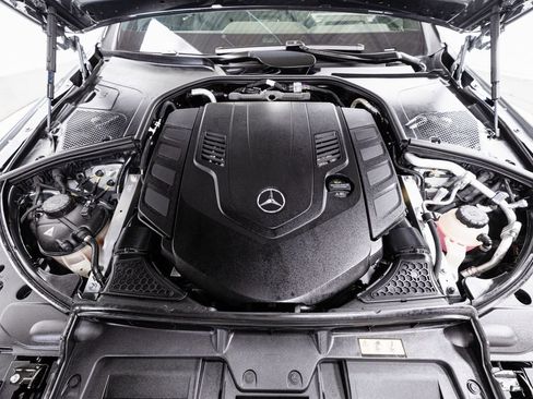 Certified 2024 Mercedes-Benz Maybach S 580 4MATIC image 39