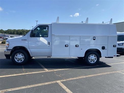 New 2026 Ford E-350 and Econoline 350 Super Duty w/ Power Equipment Group RWD image 26