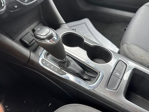 Used 2018 Chevrolet Cruze LT w/ Convenience Package FWD image 19