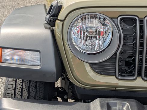 New 2026 Jeep Gladiator Sport image 9