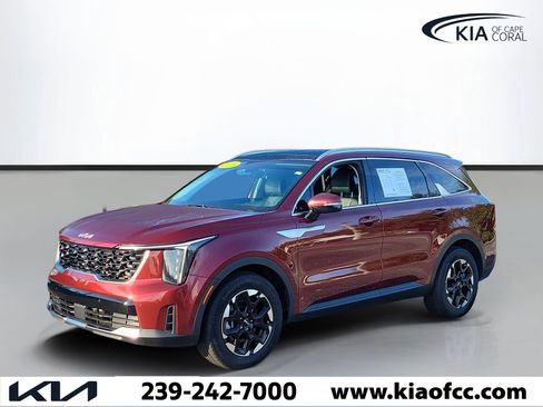 Certified 2025 Kia Sorento S w/ Panoramic Sunroof Package FWD image 3