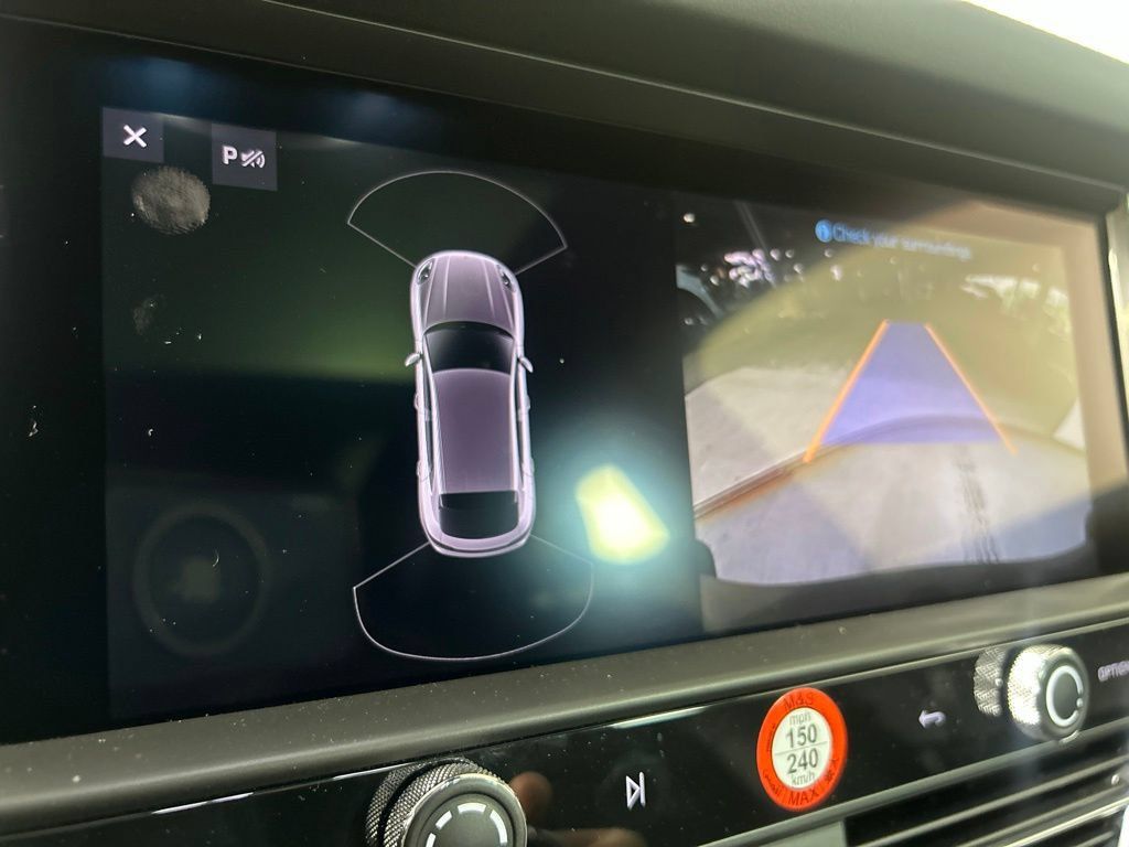 Certified 2026 Porsche Macan Turbo AWD/4WD image 34