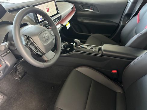 New 2026 Toyota Prius Plug-In Hybrid FWD image 11