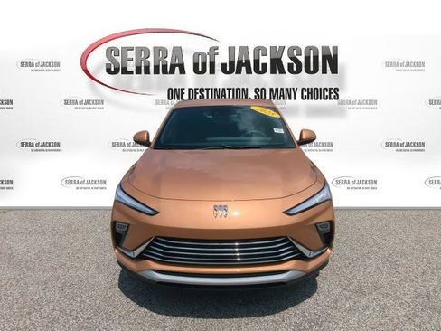 Used 2025 Buick Envista Preferred w/ Convenience II Package FWD image 3
