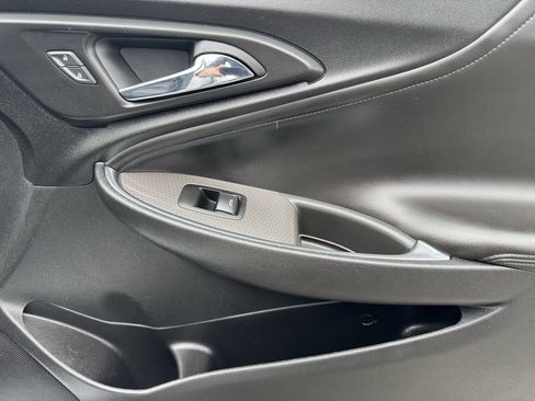 Used 2018 Chevrolet Malibu LT w/ Leather Package FWD image 25