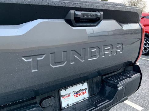 Used 2022 Toyota Tundra SR5 w/ SR5 Premium Package image 9