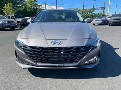 Used 2022 Hyundai Elantra SEL w/ Convenience + Premium Package