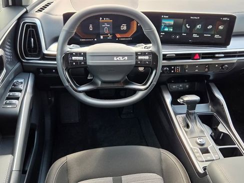 Certified 2026 Kia Sorento LX FWD image 13