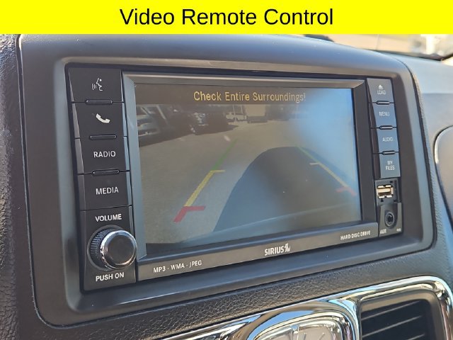 Used 2011 Chrysler Town & Country Touring-L w/ Entertainment Group #2 FWD image 15