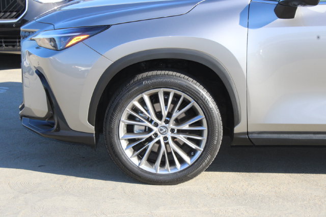 Certified 2025 Lexus NX 350h AWD w/ Accessory Package (2T) image 4