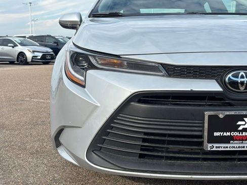 Used 2024 Toyota Corolla LE image 4