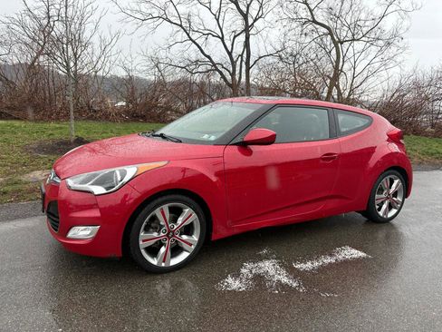 Used 2016 Hyundai Veloster Base w/ Option Group 02 image 4