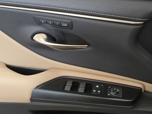 Used 2019 Lexus ES 350 w/ Premium Package FWD image 29