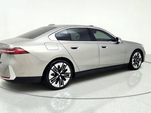 Used 2026 BMW 530i RWD image 9