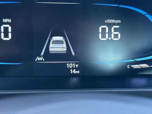 New 2025 Hyundai Elantra Sport image 21