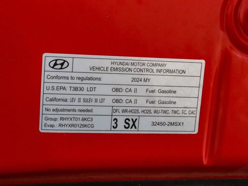 Used 2024 Hyundai Kona Limited AWD/4WD image 29
