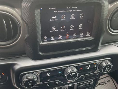 Used 2023 Jeep Gladiator Sport AWD/4WD image 27