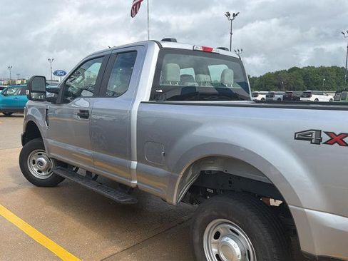 Certified 2022 Ford F250 XL w/ Power Equipment Group AWD/4WD image 4