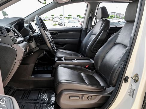 Used 2020 Honda Odyssey Elite image 3