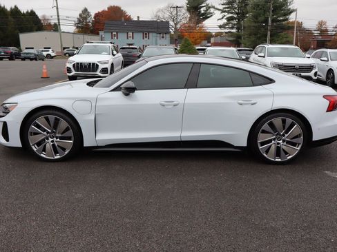 Used 2022 Audi e-tron GT Prestige w/ Prestige Package image 8