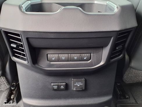 Used 2024 Toyota Tundra Platinum AWD/4WD image 16