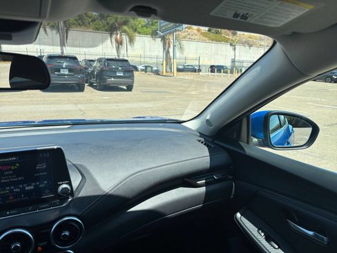 Used 2025 Nissan Sentra SV FWD image 33