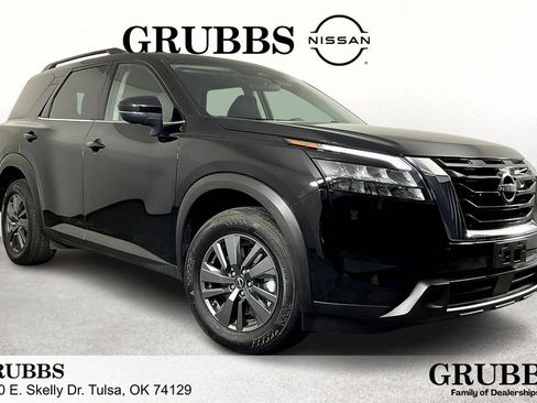 Certified 2024 Nissan Pathfinder SV image 1