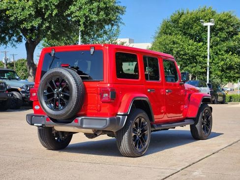 Certified 2025 Jeep Wrangler Unlimited Sahara AWD/4WD image 7