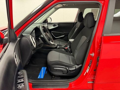 Used 2022 Kia Soul LX w/ Technology Package image 18