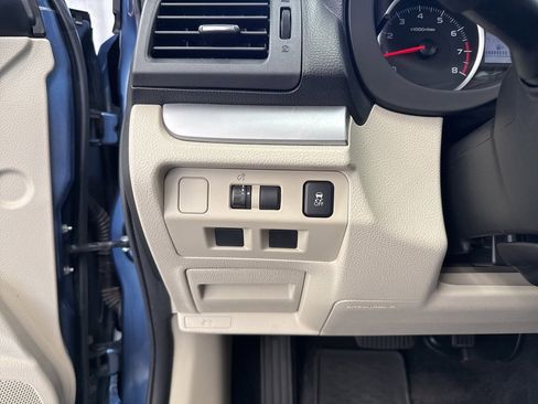 Used 2014 Subaru Crosstrek 2.0i Premium image 32