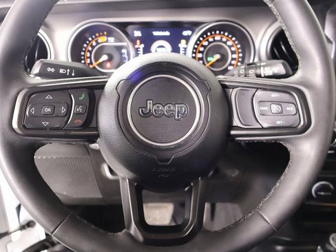 Used 2023 Jeep Wrangler Sport S image 3