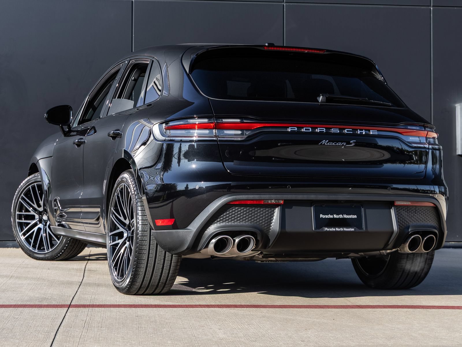 Certified 2026 Porsche Macan S AWD/4WD image 3