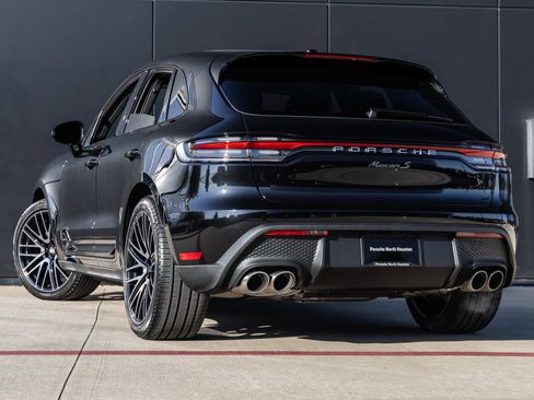 Certified 2026 Porsche Macan S AWD/4WD image 3