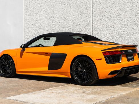 Used 2018 Audi R8 V10 plus image 4