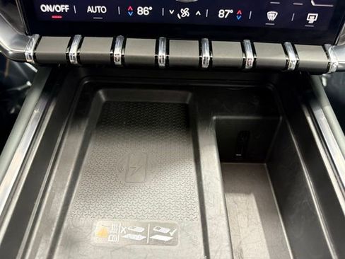 Used 2025 GMC Acadia AT4 image 36