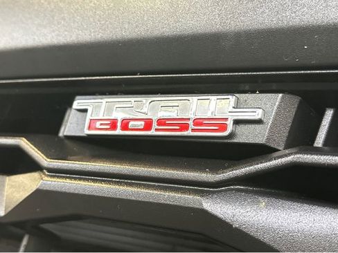 Used 2023 Chevrolet Colorado Trail Boss AWD/4WD image 43