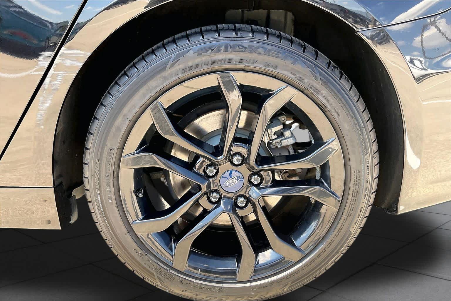 Used 2019 Ford Fusion SE w/ Equipment Group 151A FWD image 11