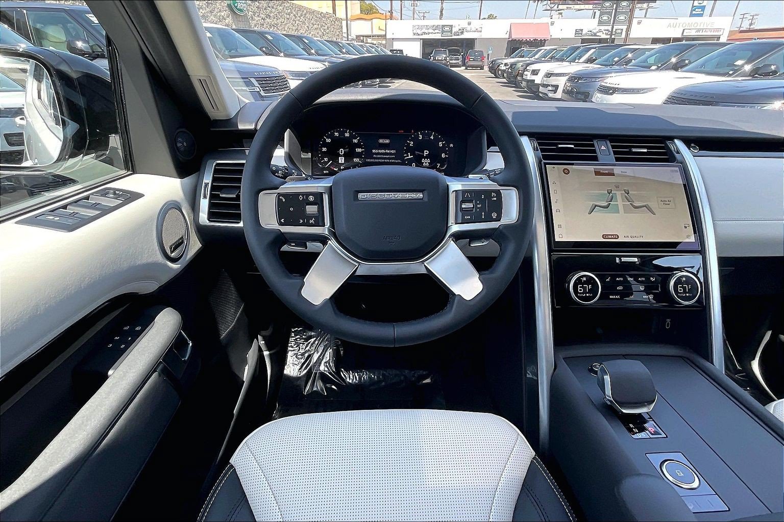 New 2026 Land Rover Discovery S AWD/4WD image 2