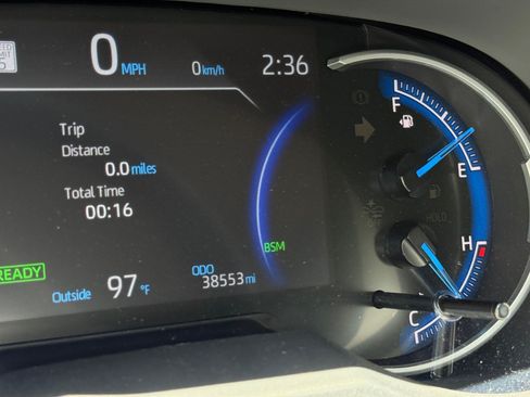 Used 2023 Toyota RAV4 XLE AWD/4WD image 11
