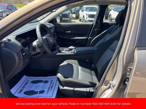 New 2026 Nissan Sentra SV w/ SV Convenience Package FWD image 9