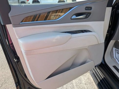 Certified 2023 Cadillac Escalade Premium Luxury Platinum AWD/4WD image 8