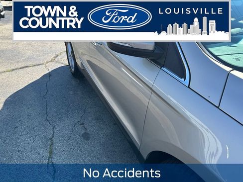 Used 2018 Ford Edge SEL FWD image 3