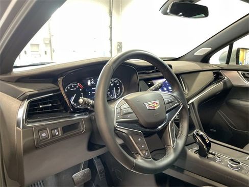 Certified 2025 Cadillac XT5 Premium Luxury image 16