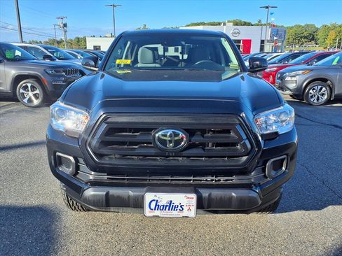 Used 2022 Toyota Tacoma SR image 2