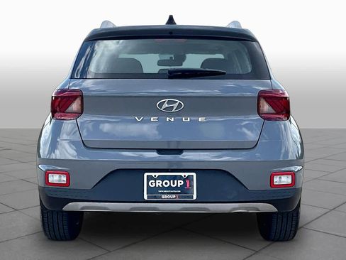 Used 2021 Hyundai Venue SEL w/ Premium Package FWD image 5