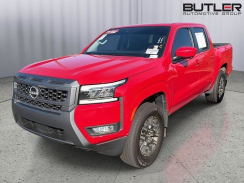 Used 2025 Nissan Frontier SL AWD/4WD image 2