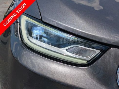 Certified 2022 Chrysler Pacifica Touring-L FWD image 7