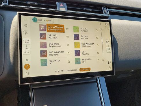 New 2025 Land Rover Range Rover Velar Dynamic SE image 20